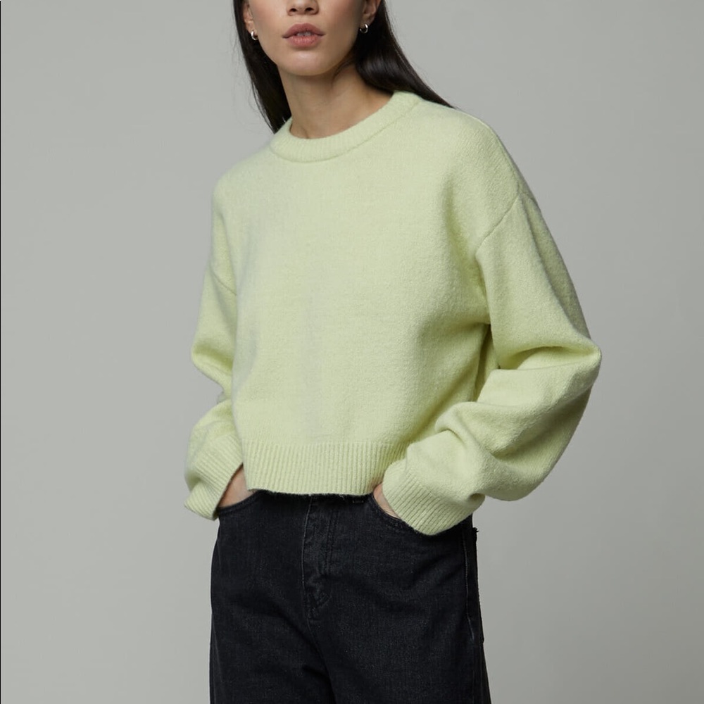 Women's Cozy Knit Sweater - Light Yellow